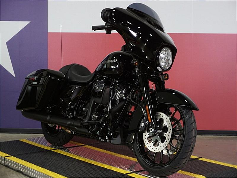 Harley Davidson FLHX Street Glide FLHX Vivid Black (18my)