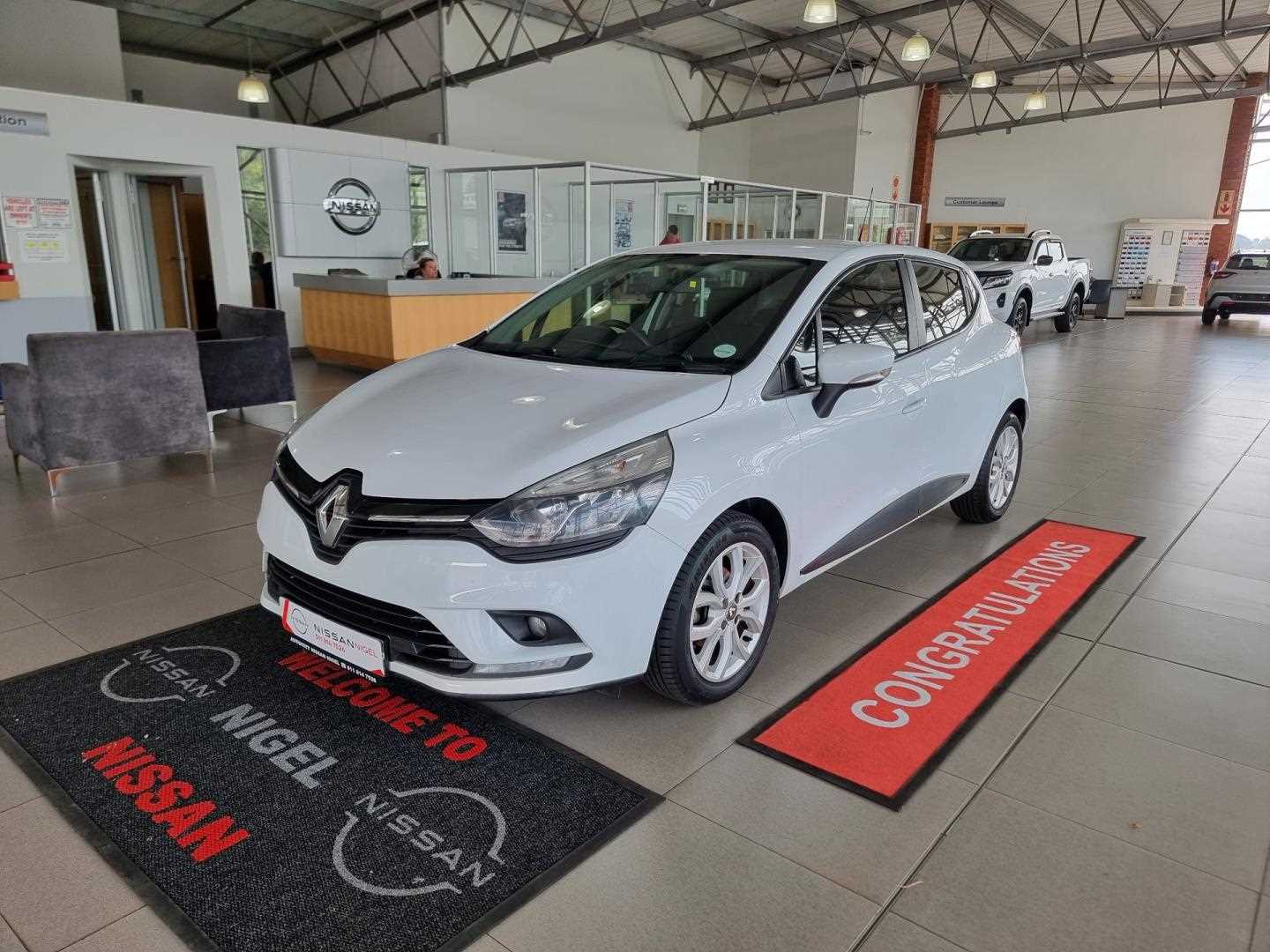 Renault CLIO IV 1.2T EXPRESSION EDC 5DR (88KW) for Sale in South Africa