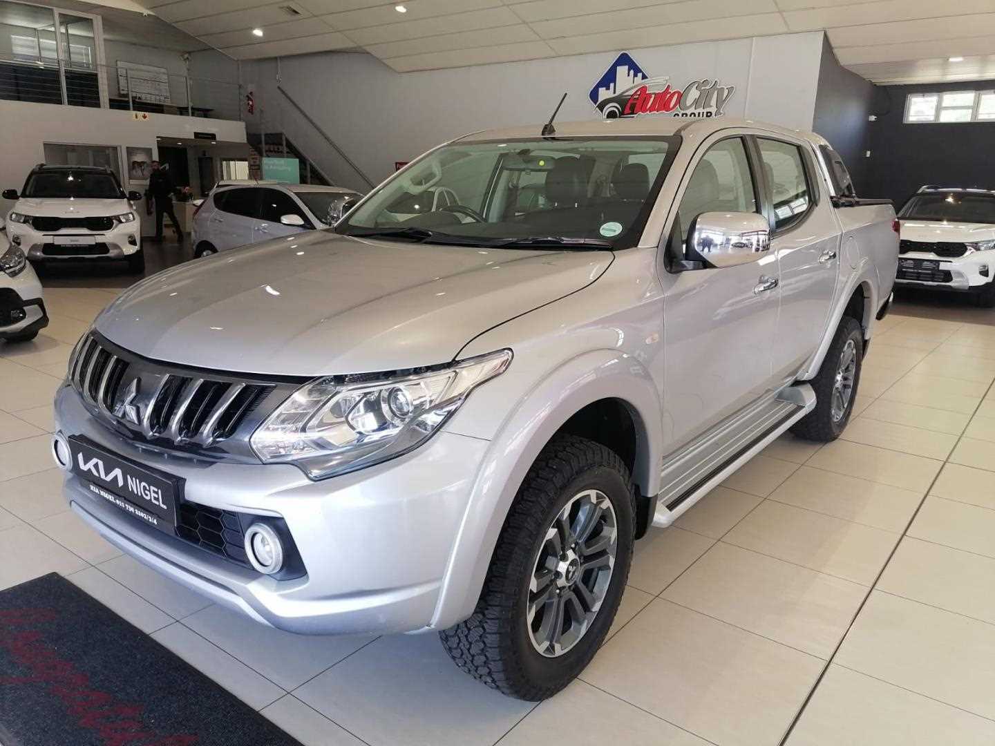 MITSUBISHI TRITON 2.4 Di-DC A/T P/U D/C for Sale in South Africa