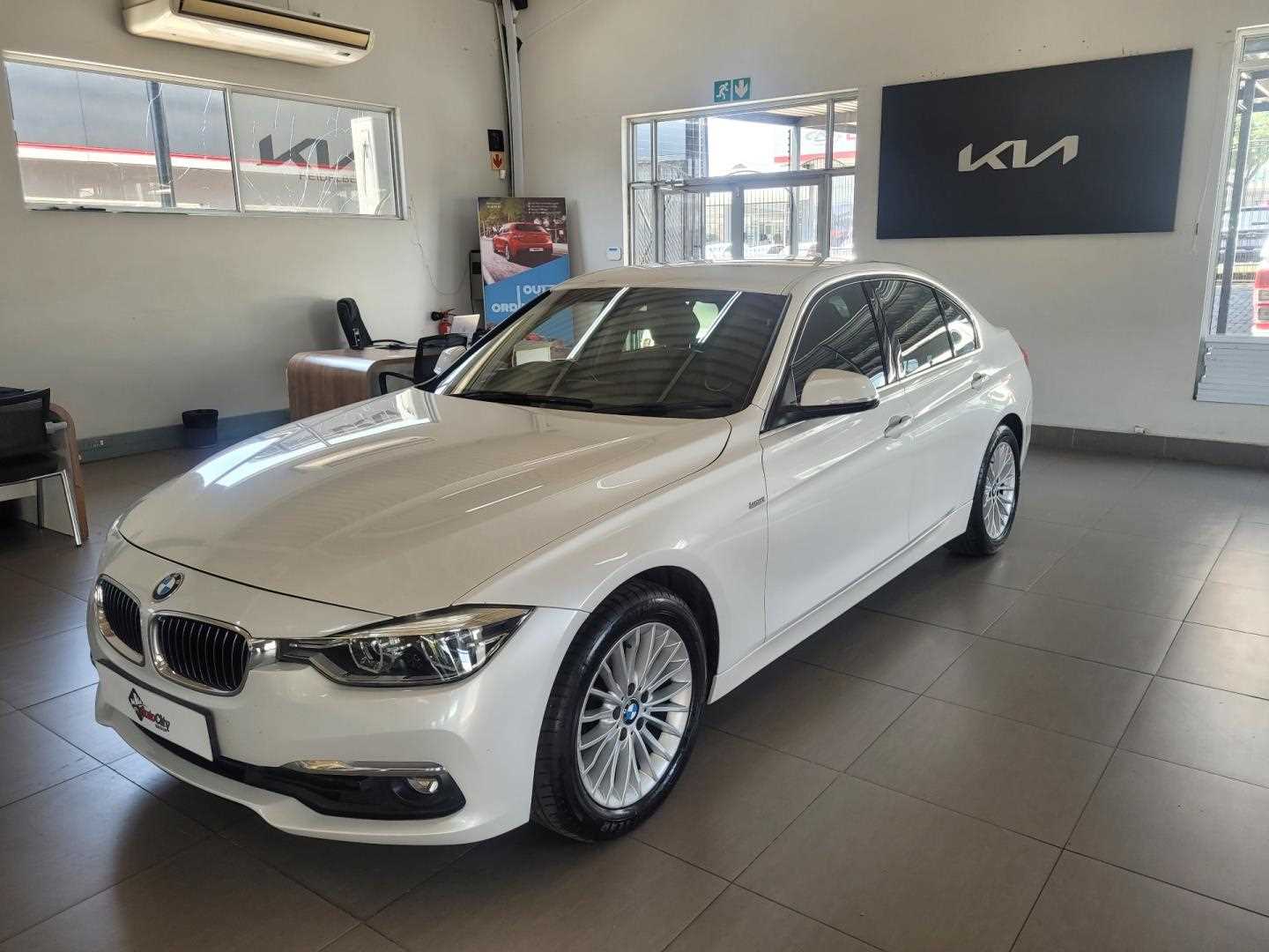 BMW 320i LUXURY LINE A/T (F30) for Sale in South Africa